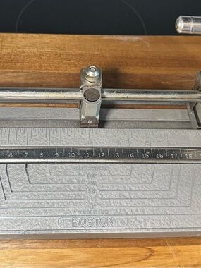 Vintage Boston Heavy Duty Metal Adjustable 3-Hole Paper Punch 3-Punch - HDTote1